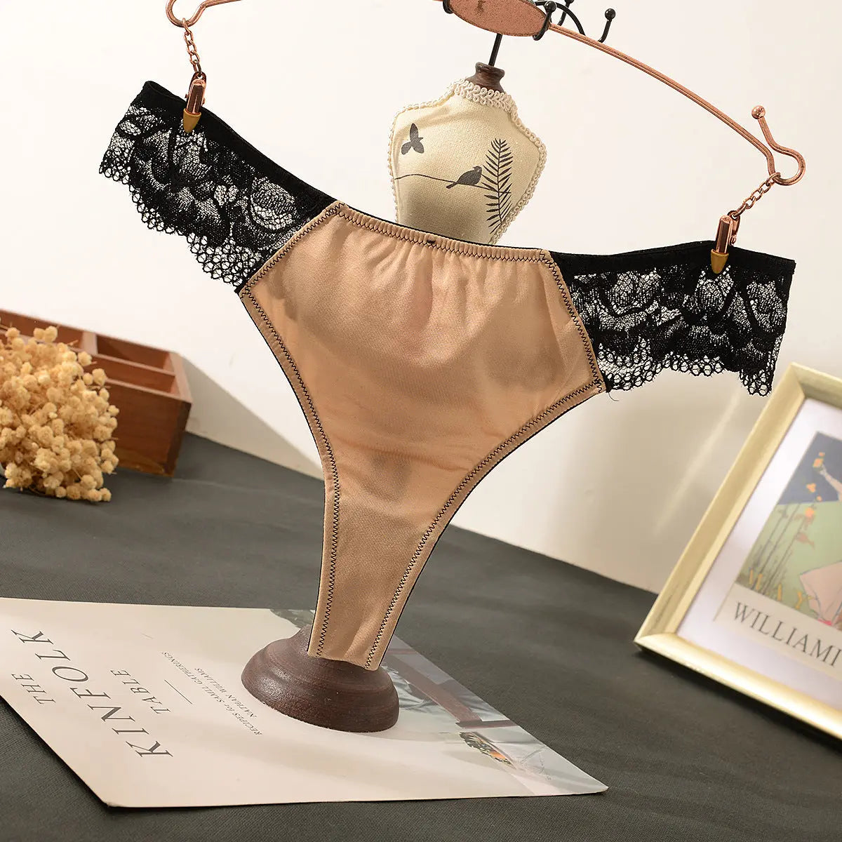 Diaochan summer silky breathable sexy lace thong underwear European and American fashion ladies T pants cotton crotch Alice Thong