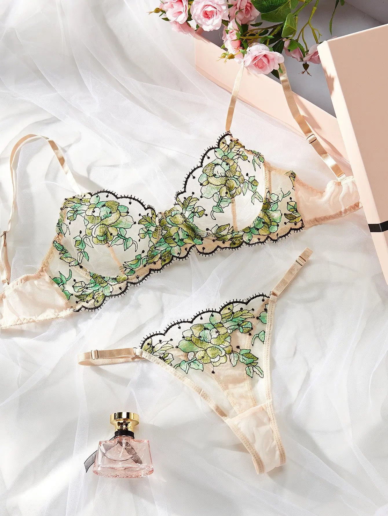 European and American 2025 new hot style mesh multi-color embroidery perspective temptation sexy lingerie suit for women Alice Thong