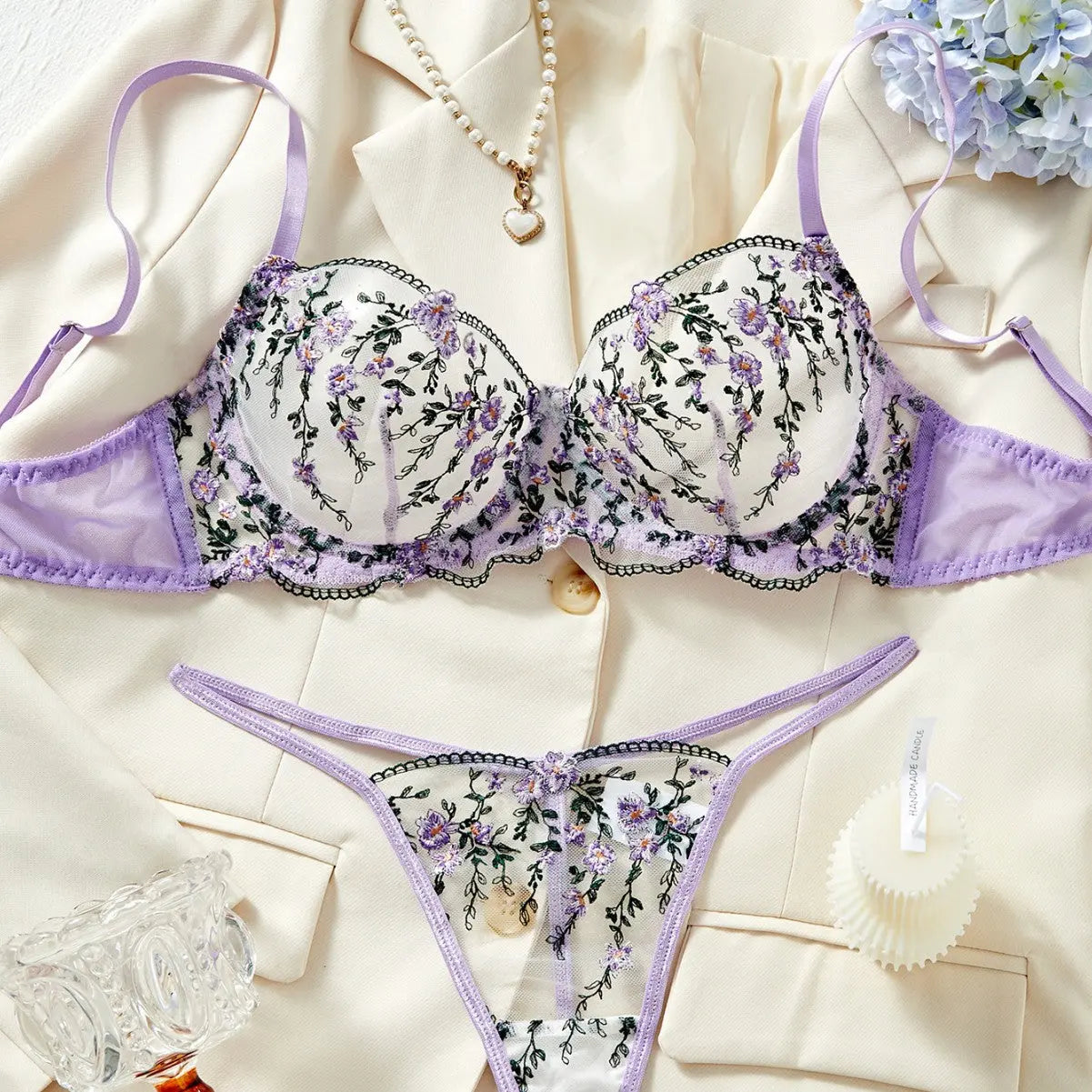 European and American sexy lingerie set for women, small fresh floral sexy perspective embroidery steel ring bra Alice Thong