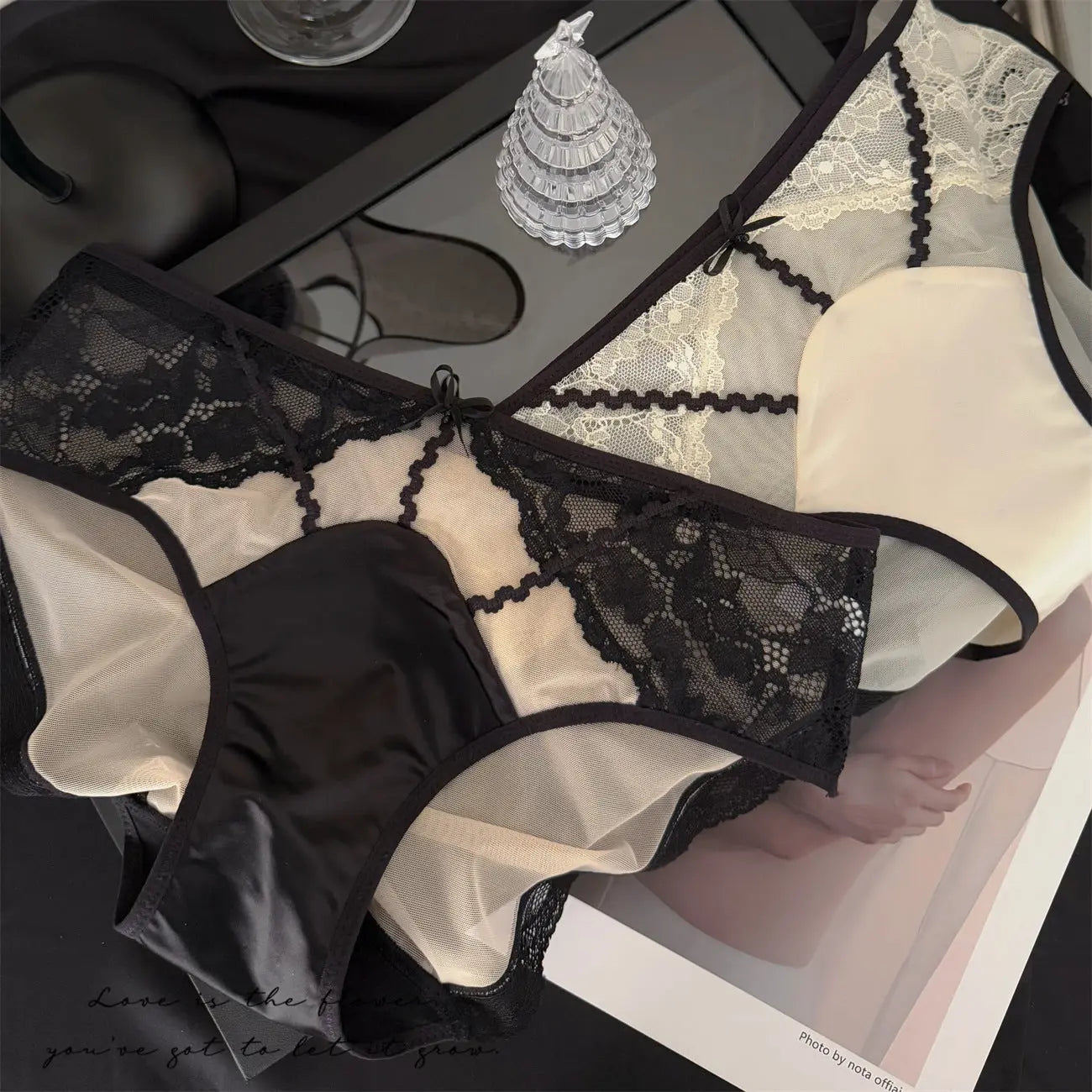 Feminine charm ~ Light luxury French elegant high-end atmosphere lace women's panties, ice silk transparent with cotton crotch, triangle briefs. Alice Thong