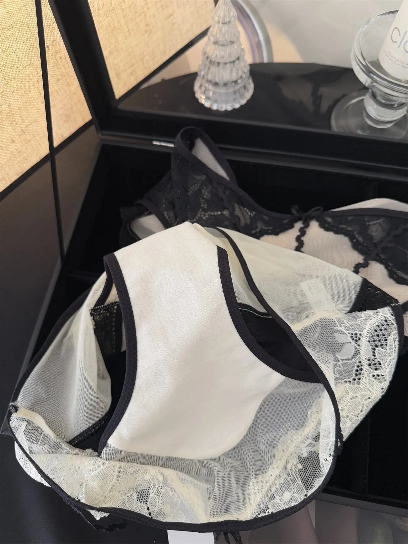 Feminine charm ~ Light luxury French elegant high-end atmosphere lace women's panties, ice silk transparent with cotton crotch, triangle briefs. Alice Thong