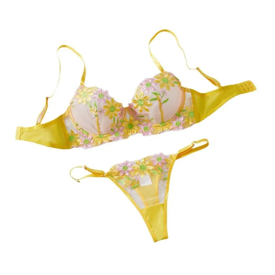 High-quality underwear set: floral embroidered thin bra, mesh, breathable, comfortable, push-up. Alice Thong