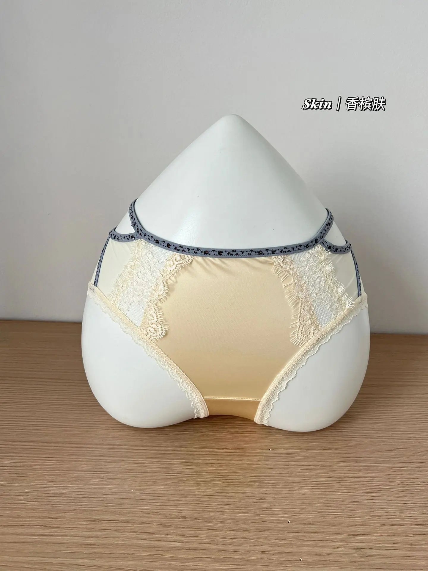New Pure Desire Triangle Panties Seductive Mid-Waist Sheer Lace Thin-Woven Underwear for Women Alice Thong