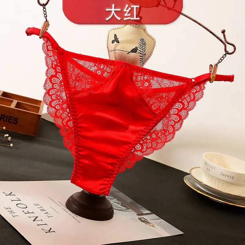 New lace lace thin breathable comfortable hollow design fashionable women's triangle underwear Alice Thong