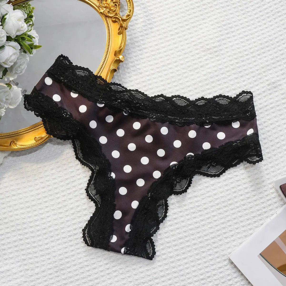 New women's Japanese style sweet girl triangle underwear polka dot milk silk thong low waist lace comfortable cotton crotch Alice Thong