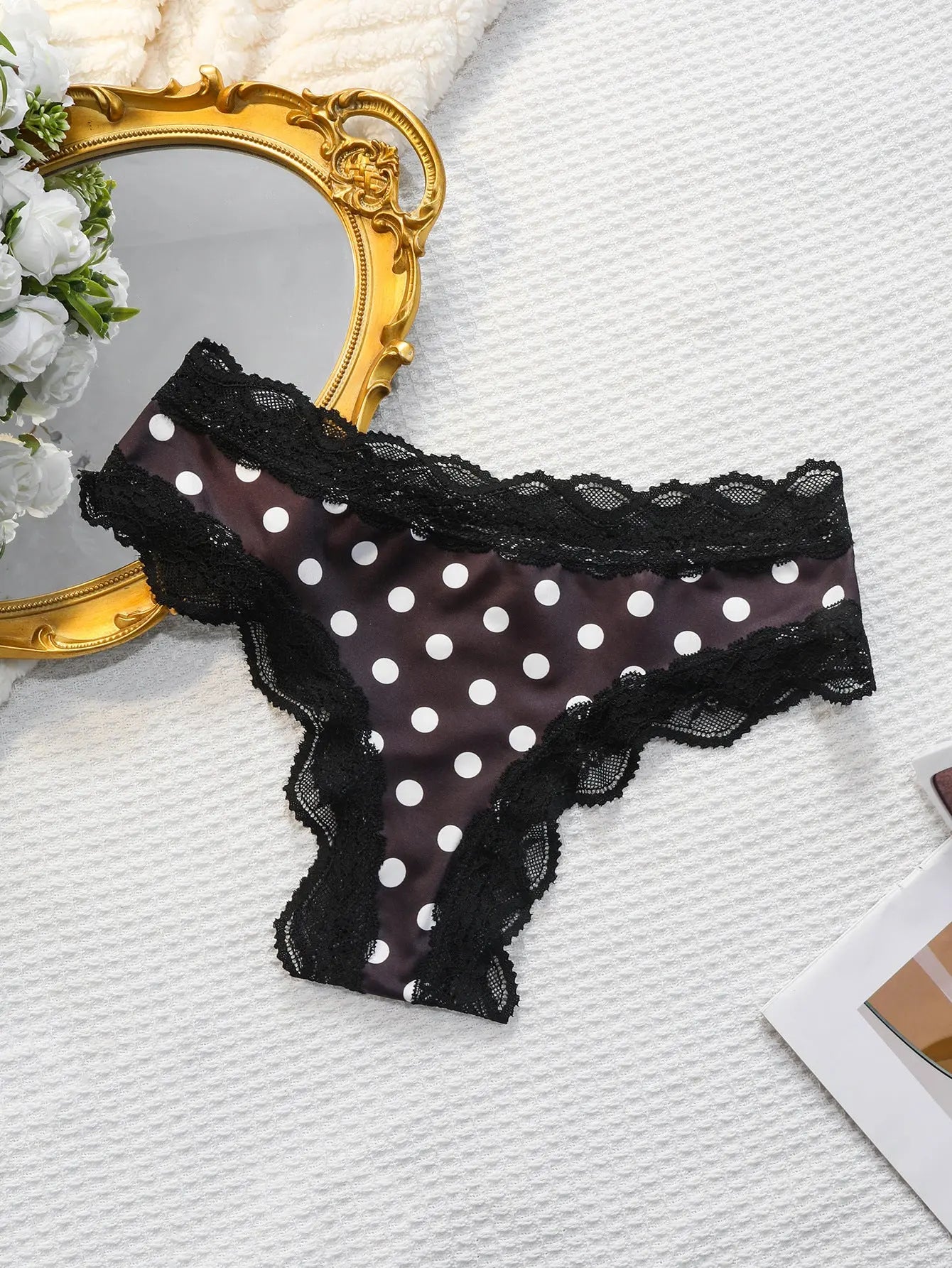 New women's Japanese style sweet girl triangle underwear polka dot milk silk thong low waist lace comfortable cotton crotch Alice Thong