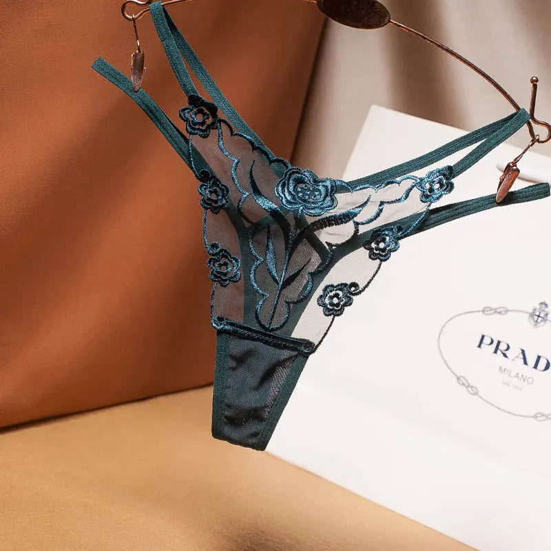 Sexy embroidered women's thong, lace mesh with thin straps, plus size women's panties. 我的商店