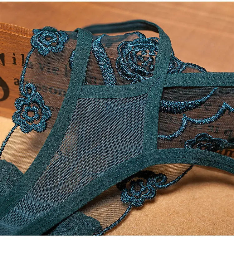 Sexy embroidered women's thong, lace mesh with thin straps, plus size women's panties. 我的商店