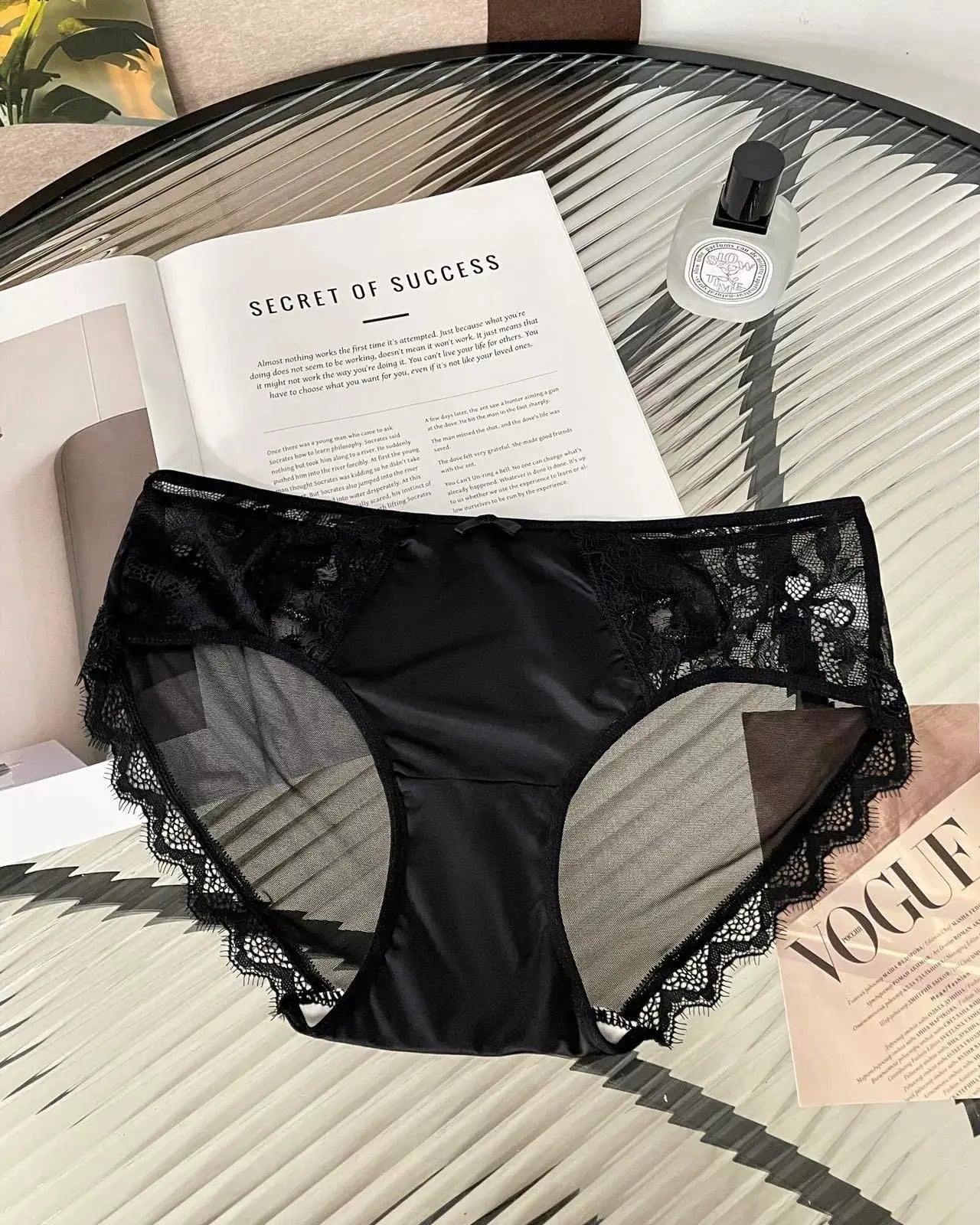 Silk Satin Pure Desire Underwear for Women Transparent Eyelash Lace Breathable Mid-Low Waist Comfortable and Seductive Women's Triangle Briefs Alice Thong
